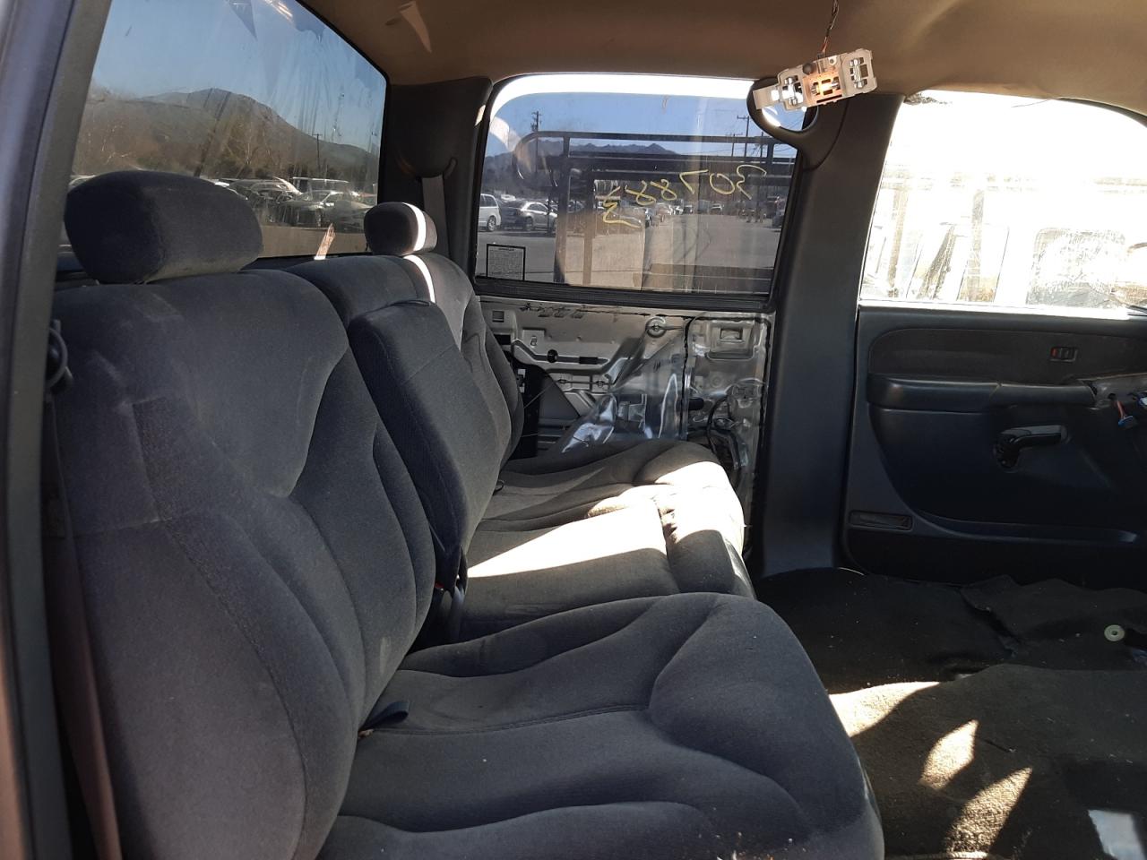 Photo 6 from auction – 2002 GMC SIERRA C15 with VIN 1GTGC13U22F238460