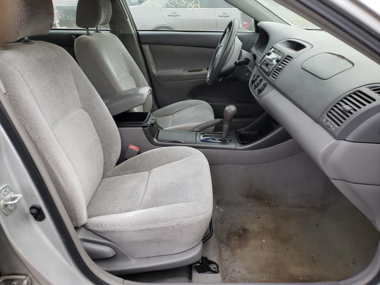 Photo 5 from auction – 2003 TOYOTA CAMRY LE with VIN 4T1BE32K63U680537