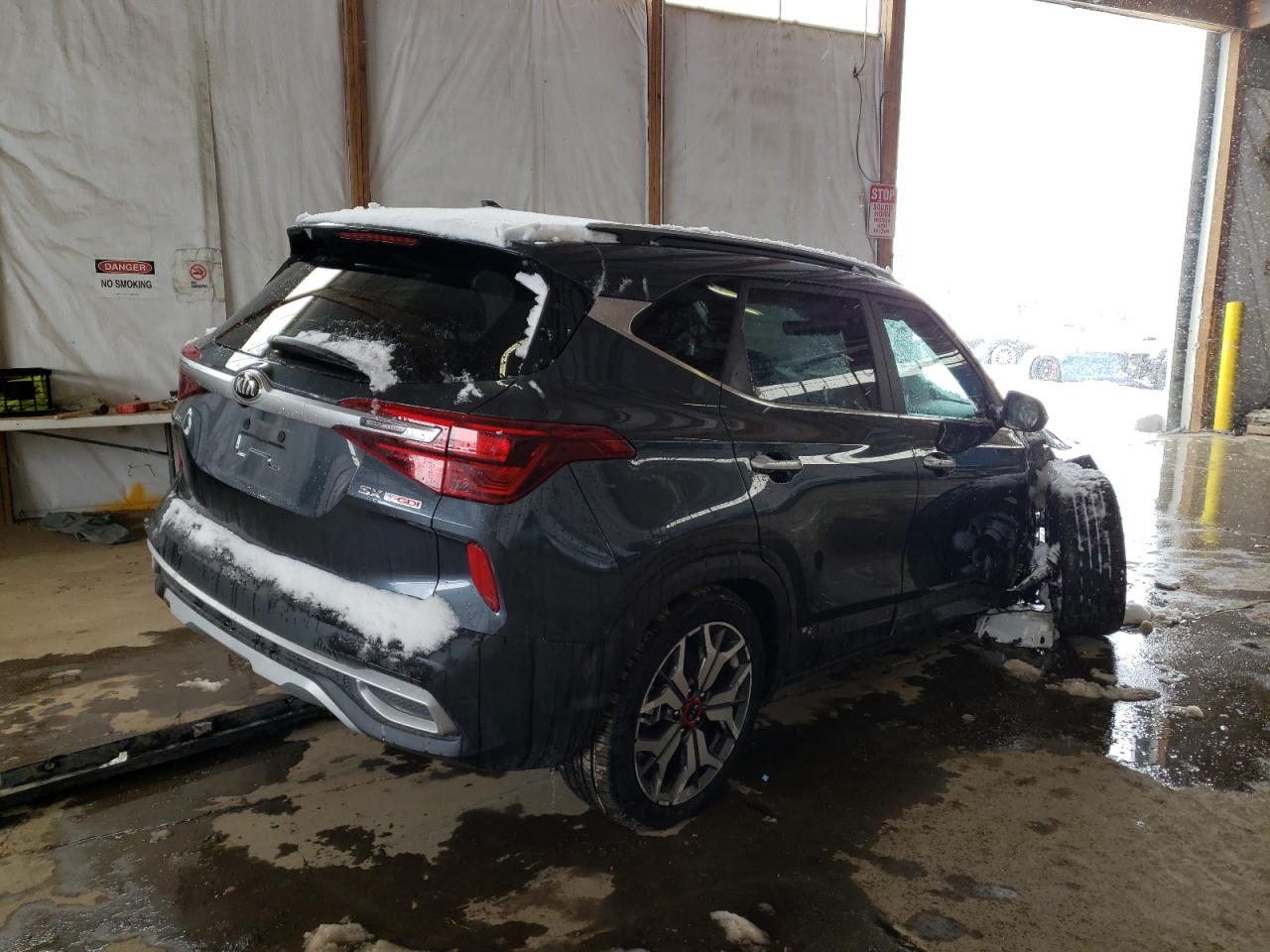 Photo 4 from auction – 2021 KIA SELTOS SX with VIN KNDETCA26M7178037
