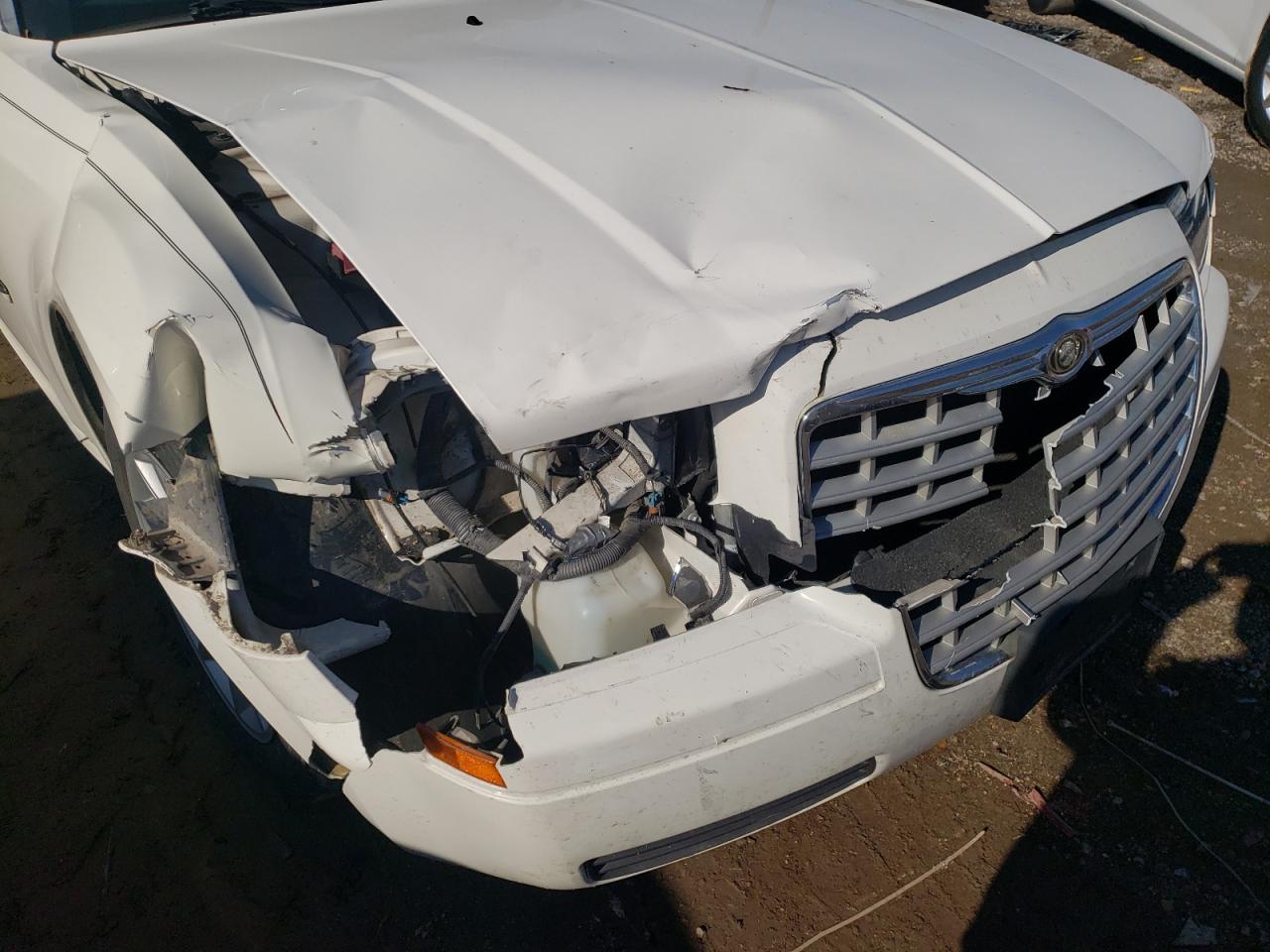 Photo 9 from auction – 2008 CHRYSLER 300 LX with VIN 2C3KA43R28H291846