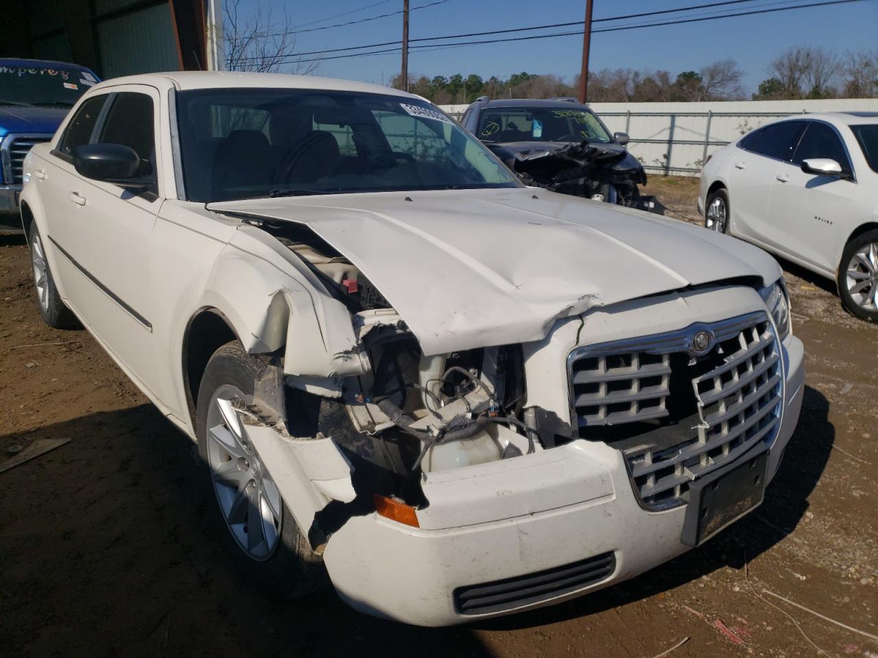 Photo 1 from auction – 2008 CHRYSLER 300 LX with VIN 2C3KA43R28H291846