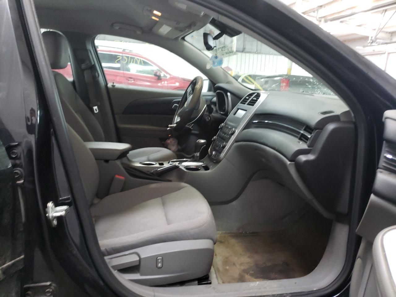 Photo 5 from auction – 2015 CHEVROLET MALIBU LS with VIN 1G11B5SL7FF223296