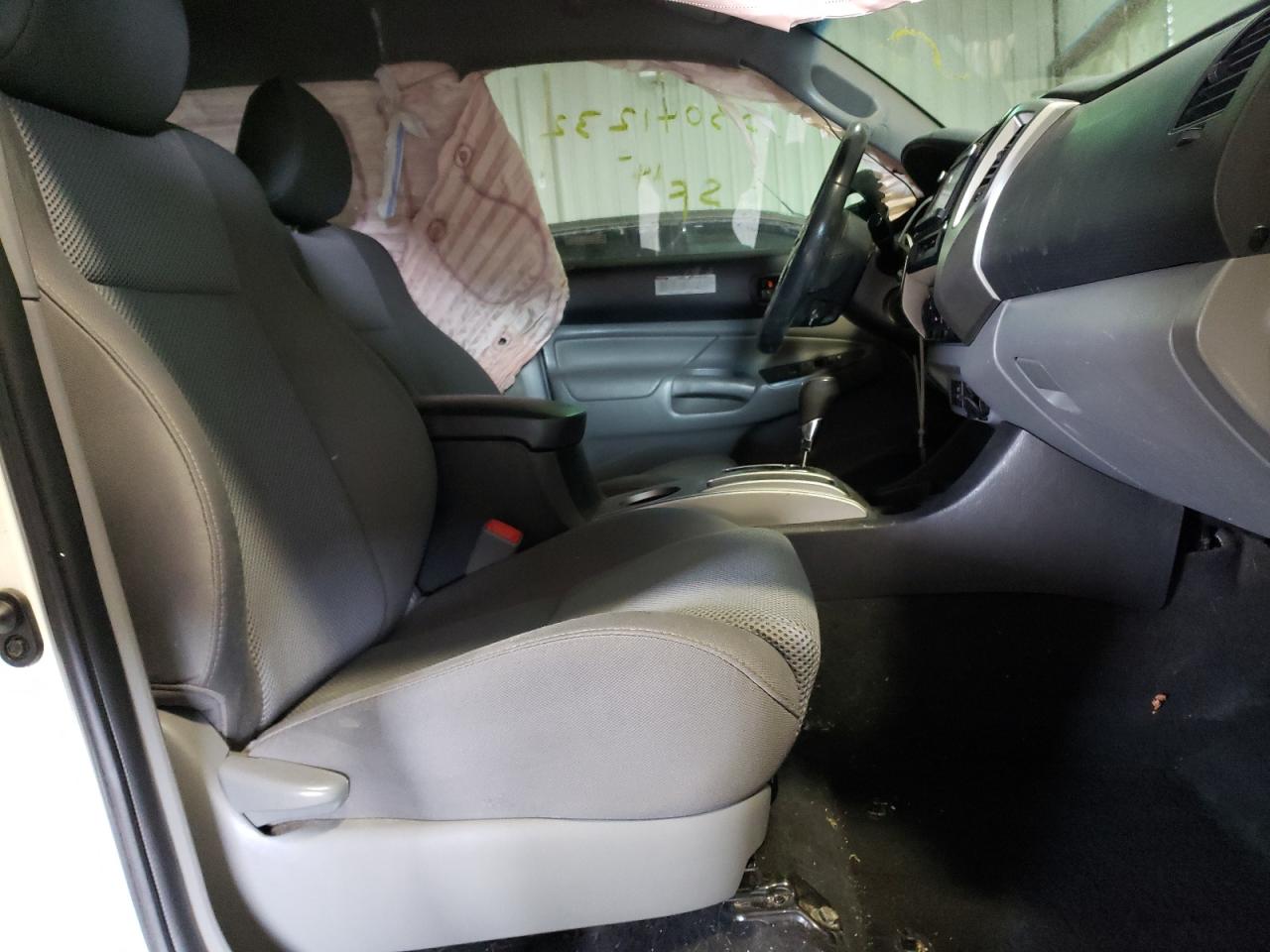 Photo 5 from auction – 2014 TOYOTA TACOMA DOU with VIN 3TMLU4EN7EM138944