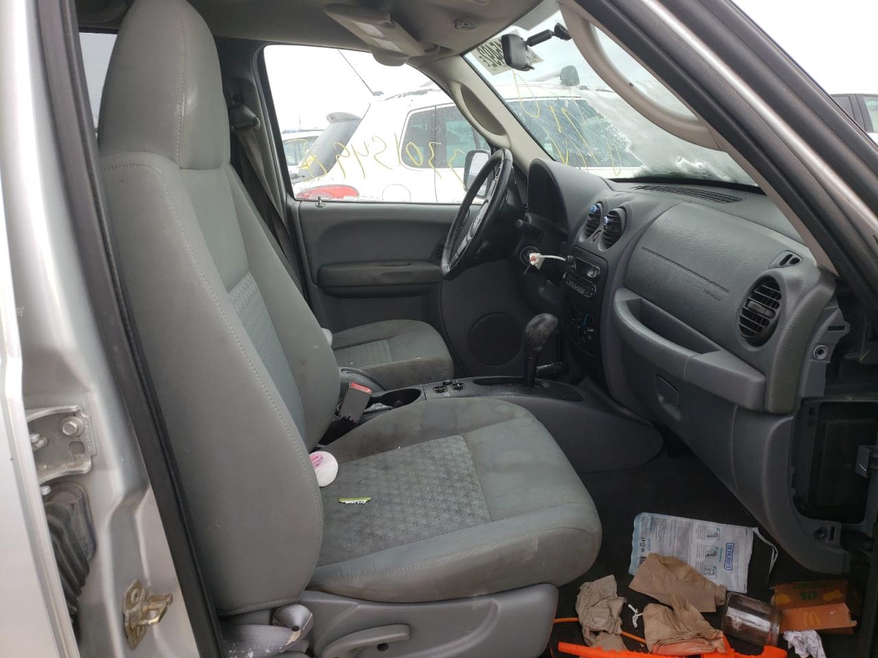 Photo 5 from auction – 2005 JEEP LIBERTY SP with VIN 1J4GL48K45W506903