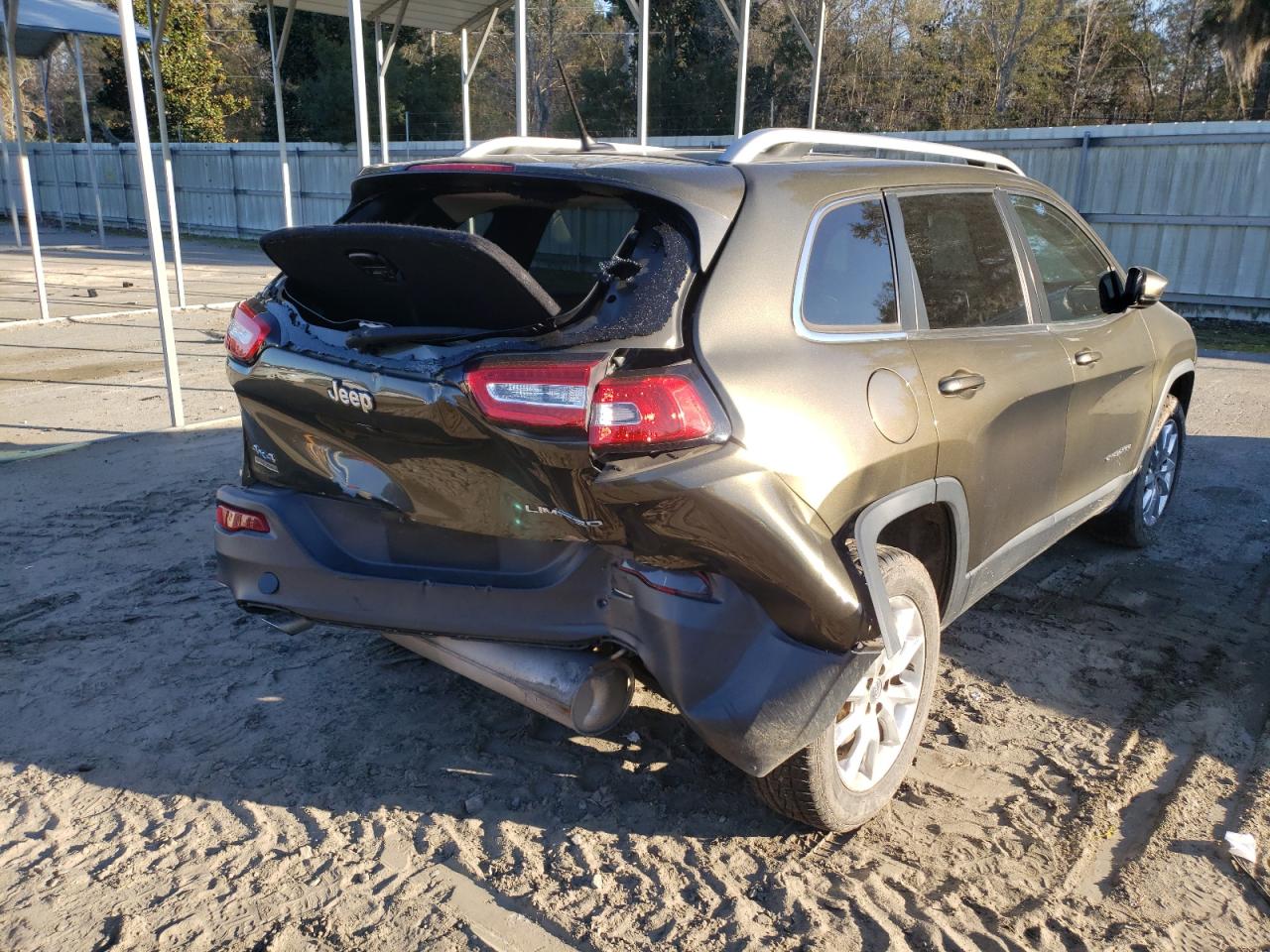 Photo 4 from auction – 2015 JEEP CHEROKEE L with VIN 1C4PJMDB6FW583419