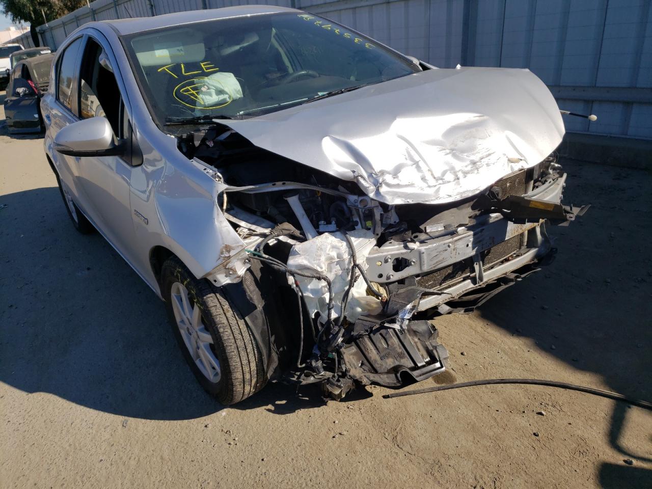 Photo 9 from auction – 2013 TOYOTA PRIUS C with VIN JTDKDTB37D1545893