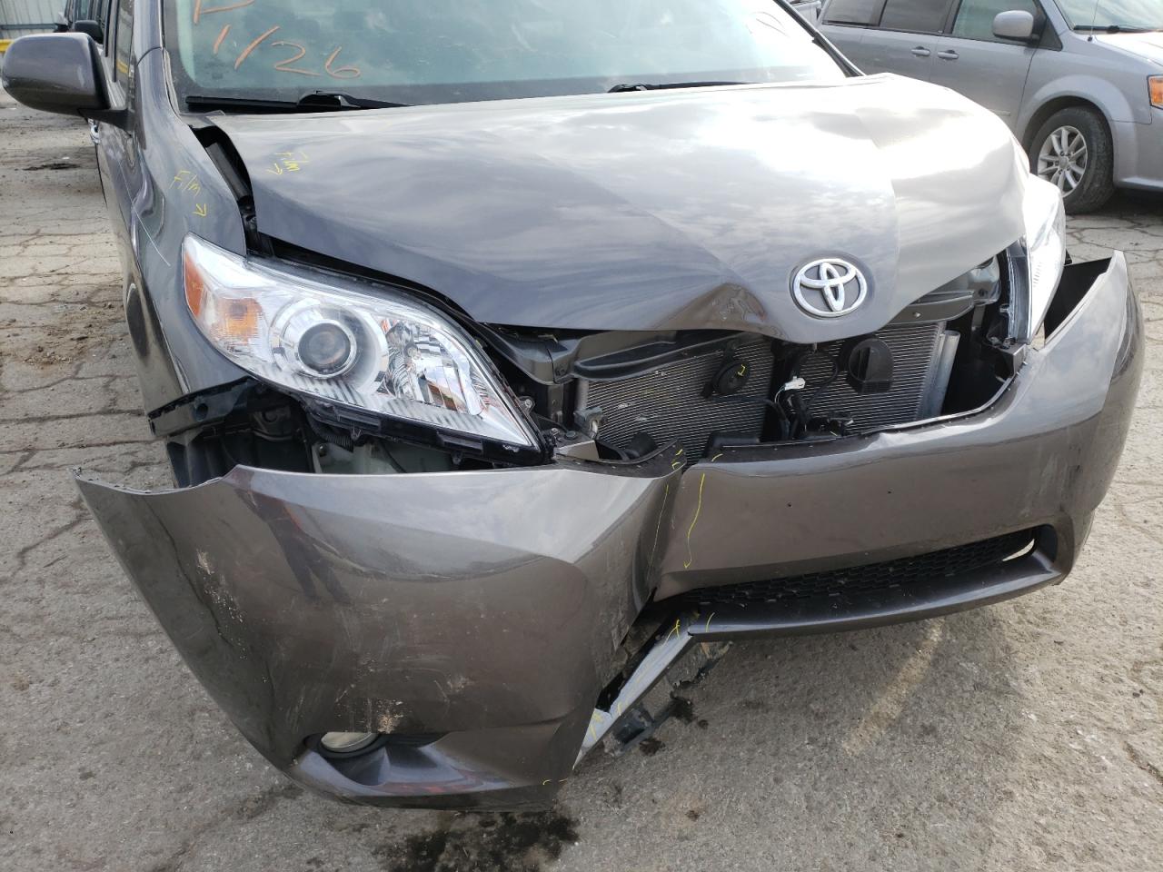 Photo 9 from auction – 2015 TOYOTA SIENNA XLE with VIN 5TDYK3DC7FS575477