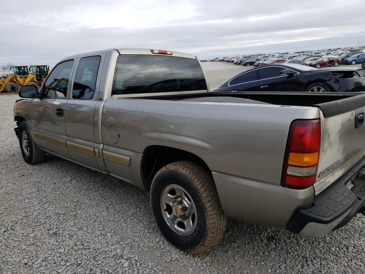 Photo 3 from auction – 2002 CHEVROLET SILVERADO with VIN 2GCEC19T921168016