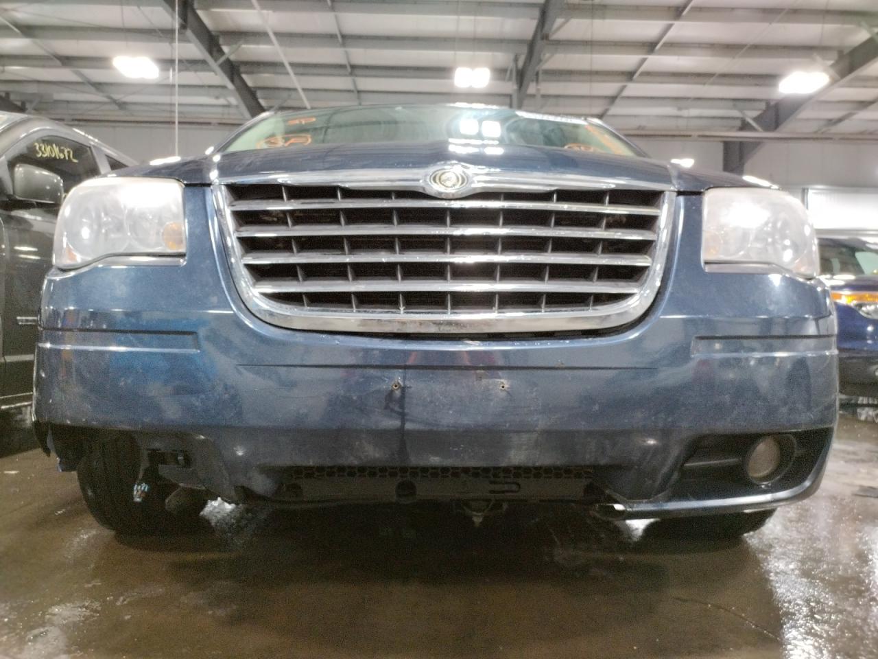 Photo 9 from auction – 2008 CHRYSLER TOWN & COU with VIN 2A8HR54P78R730267