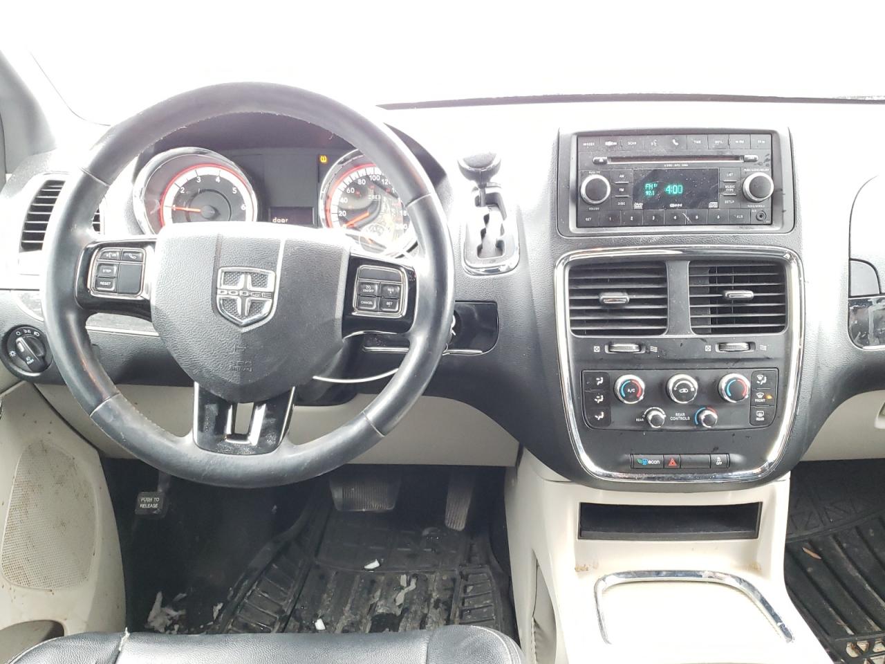 Photo 9 from auction – 2014 DODGE GRAND CARA with VIN 2C4RDGBG8ER226962