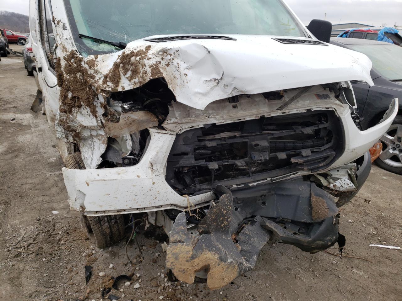 Photo 9 from auction – 2018 FORD TRANSIT T- with VIN 1FTYE9ZM7JKA01800