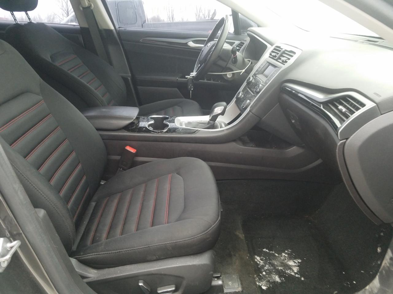 Photo 5 from auction – 2016 FORD FUSION SE with VIN 3FA6P0H71GR199096