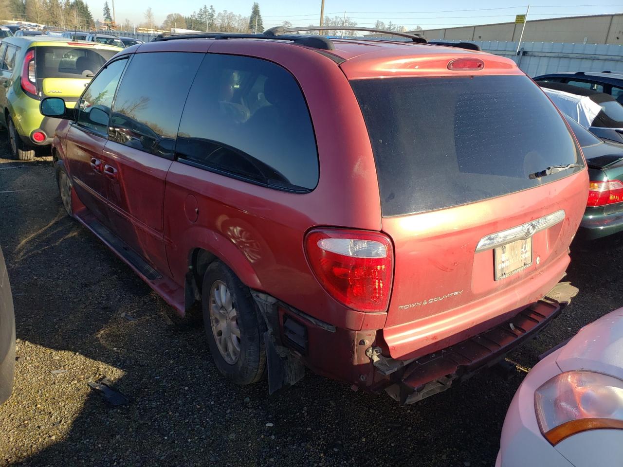 Photo 3 from auction – 2002 CHRYSLER CARAVAN with VIN 2C4GP74L22R675493