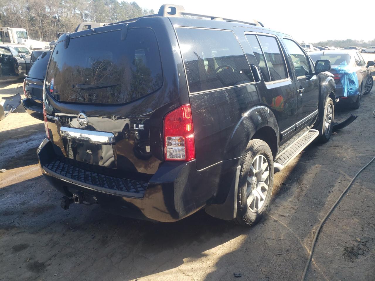 Photo 4 from auction – 2011 NISSAN PATHFINDER with VIN 5N1AR1NN7BC617154