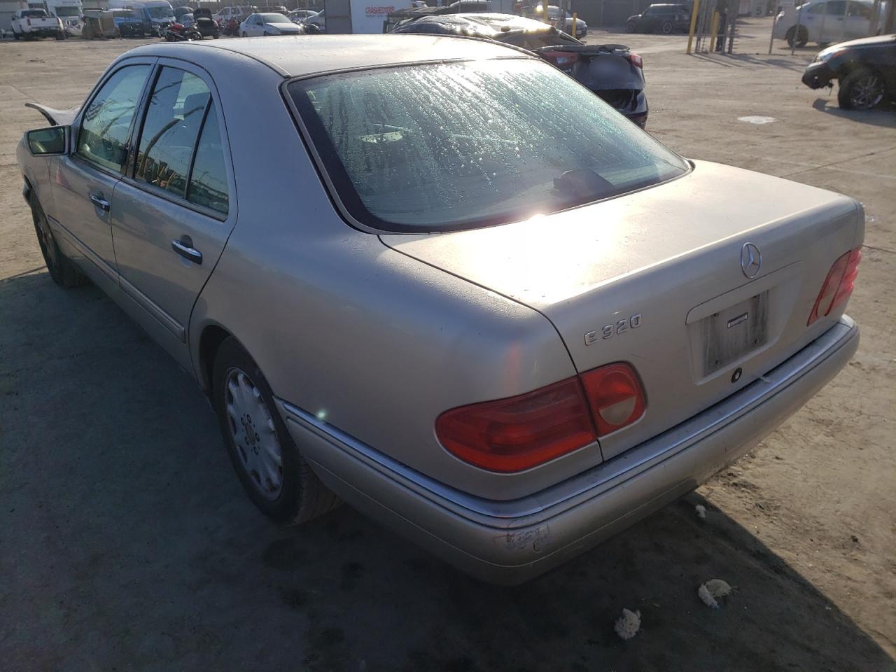 Photo 3 from auction – 1998 MERCEDES-BENZ E 320 with VIN WDBJF65F4WA544814