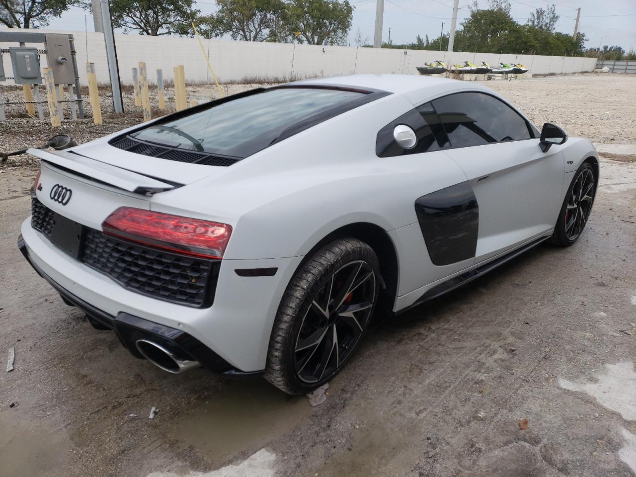 Photo 4 from auction – 2021 AUDI R8 with VIN WUABAAFX8M7901181