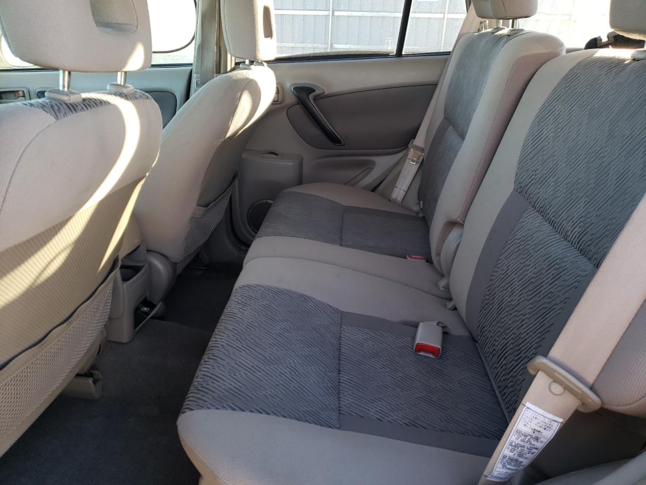 Zdjęcie 6 z aukcji – 2002 TOYOTA RAV4 z VIN JTEGH20V220066921