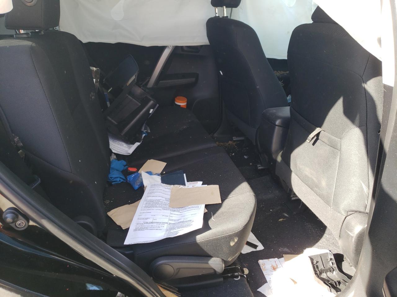 Photo 6 from auction – 2018 TOYOTA RAV4 LE with VIN 2T3BFREV5JW744724
