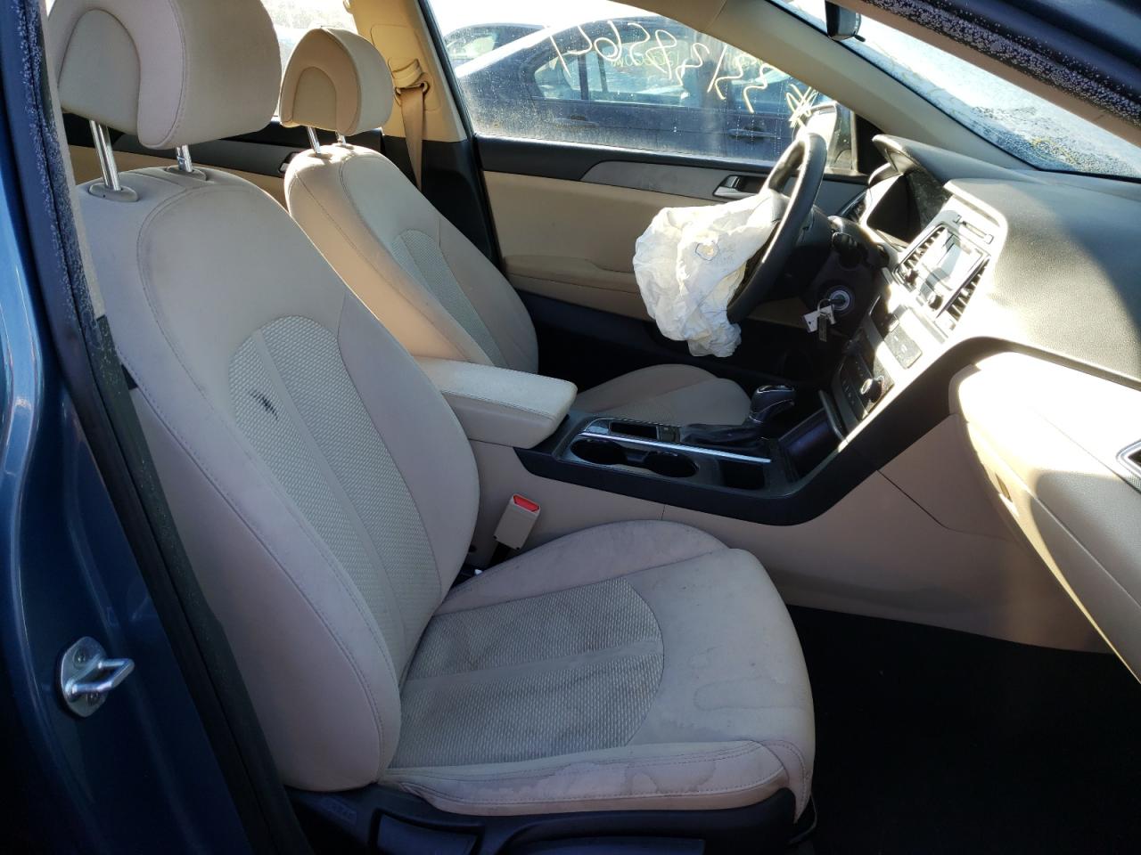 Photo 5 from auction – 2017 HYUNDAI SONATA SE with VIN 5NPE24AF9HH503759
