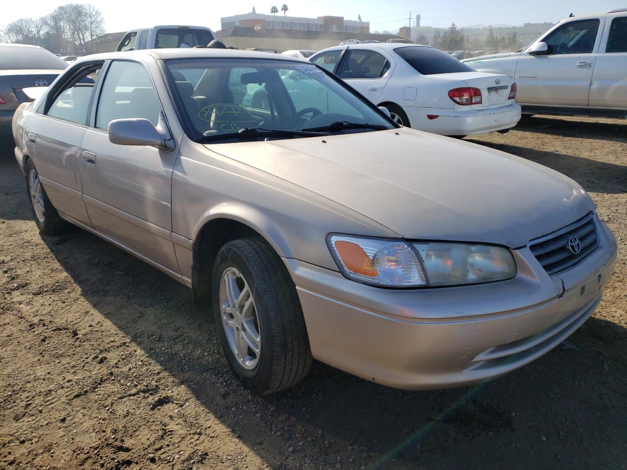 TOYOTA CAMRY CE 2001 with VIN 4T1BG22K61U092378 - Photo from auction