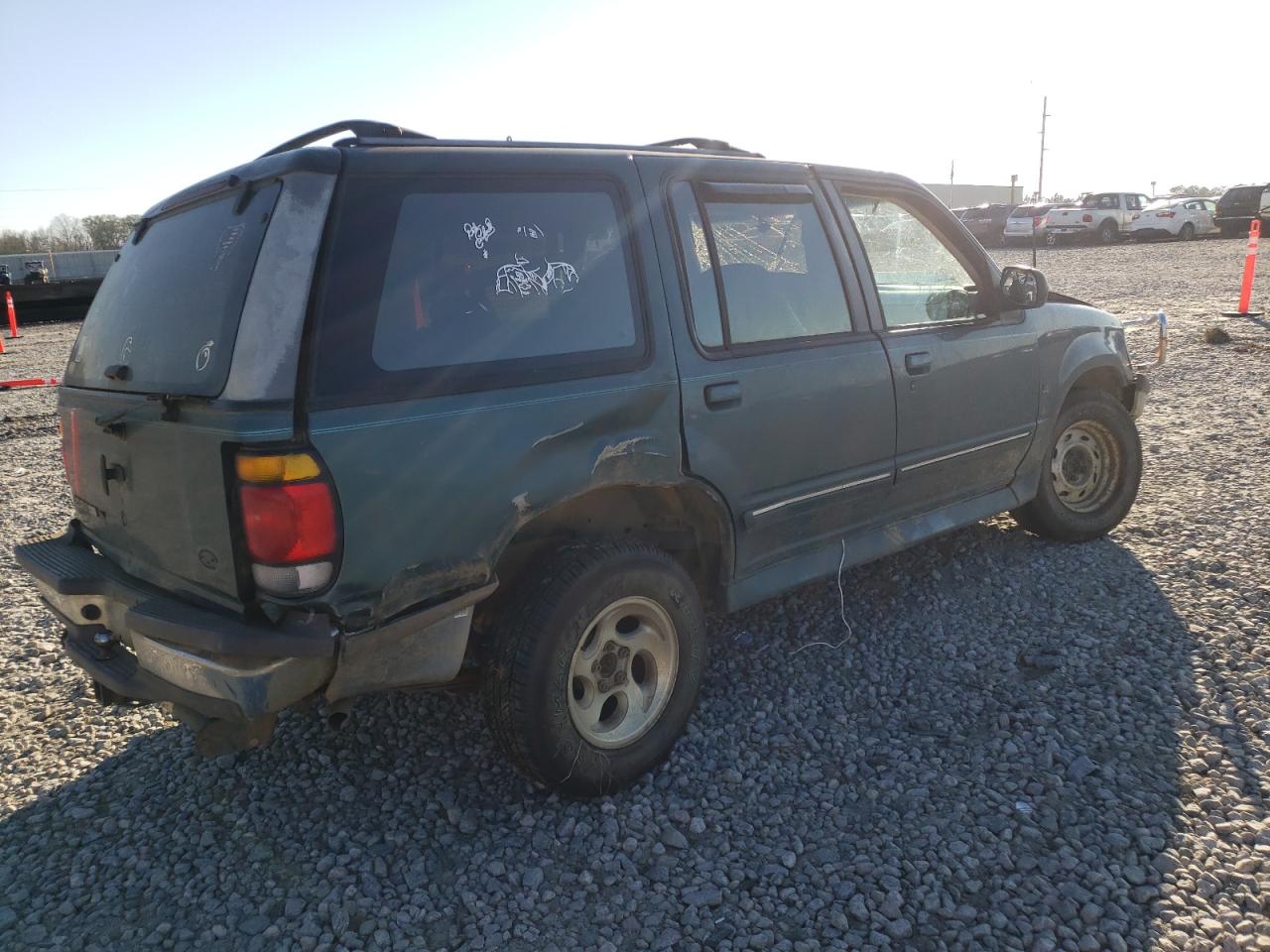 Photo 4 from auction – 1996 FORD EXPLORER with VIN 1FMDU35P8TZA93049