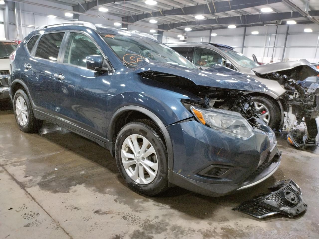 NISSAN ROGUE S 2015 with VIN KNMAT2MV1FP539286 - Photo from auction