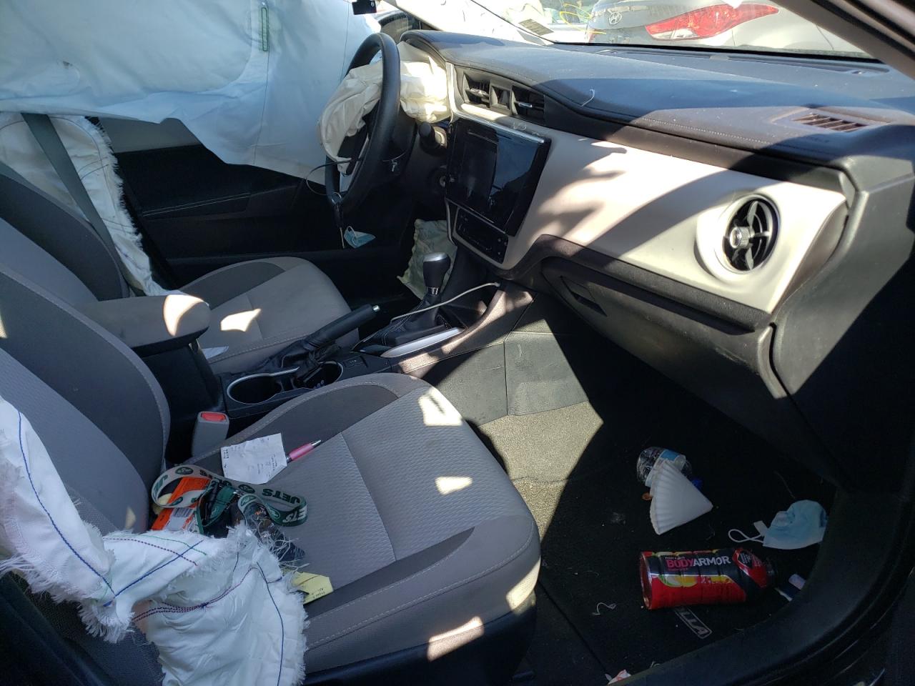 Photo 5 from auction – 2018 TOYOTA COROLLA L with VIN 2T1BURHE2JC001210