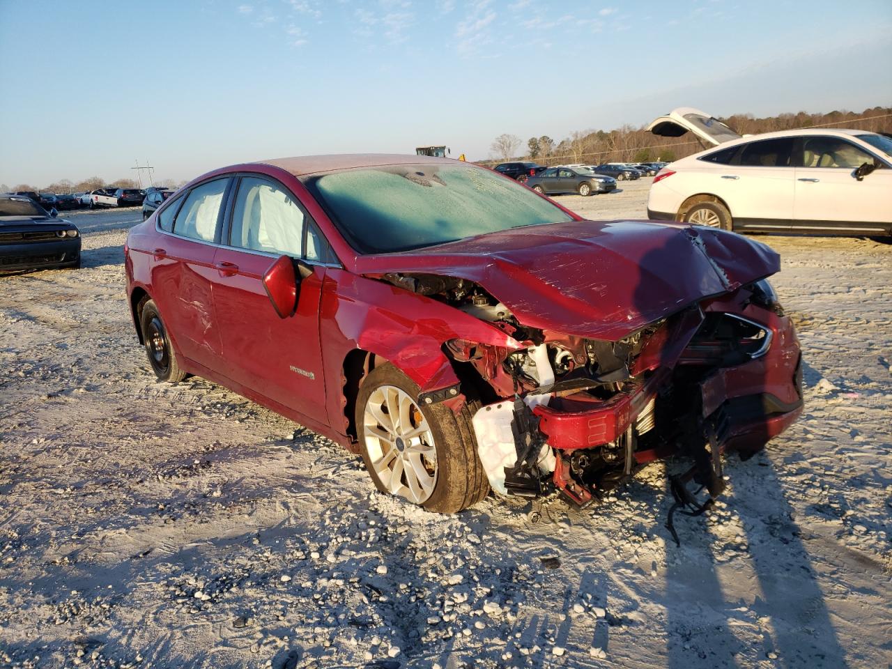 FORD FUSION SE 2019 with VIN 3FA6P0LU5KR187992 - Photo from auction