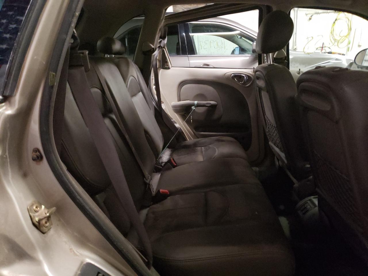Photo 6 from auction – 2002 CHRYSLER PT CRUISER with VIN 3C8FY68B72T260251