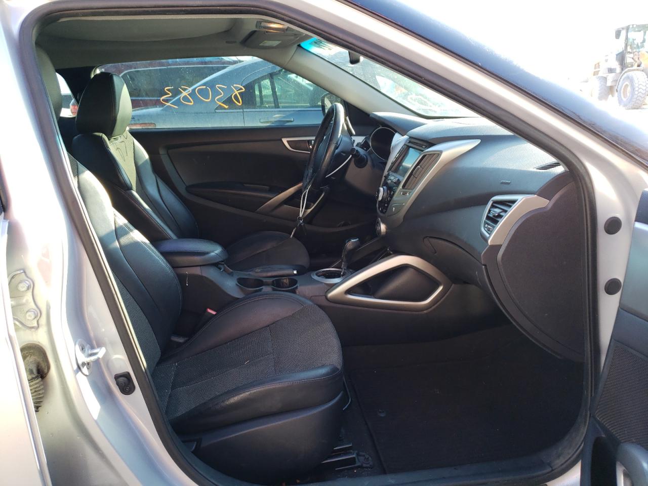 Photo 5 from auction – 2013 HYUNDAI VELOSTER with VIN KMHTC6AD0DU150600