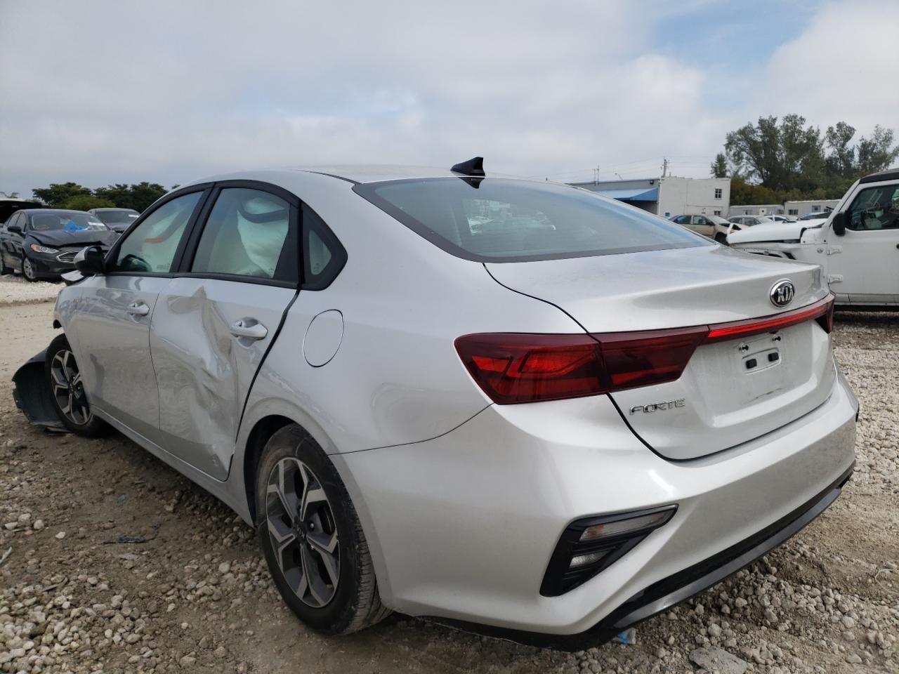 Photo 3 from auction – 2020 KIA FORTE FE with VIN 3KPF24AD1LE223012