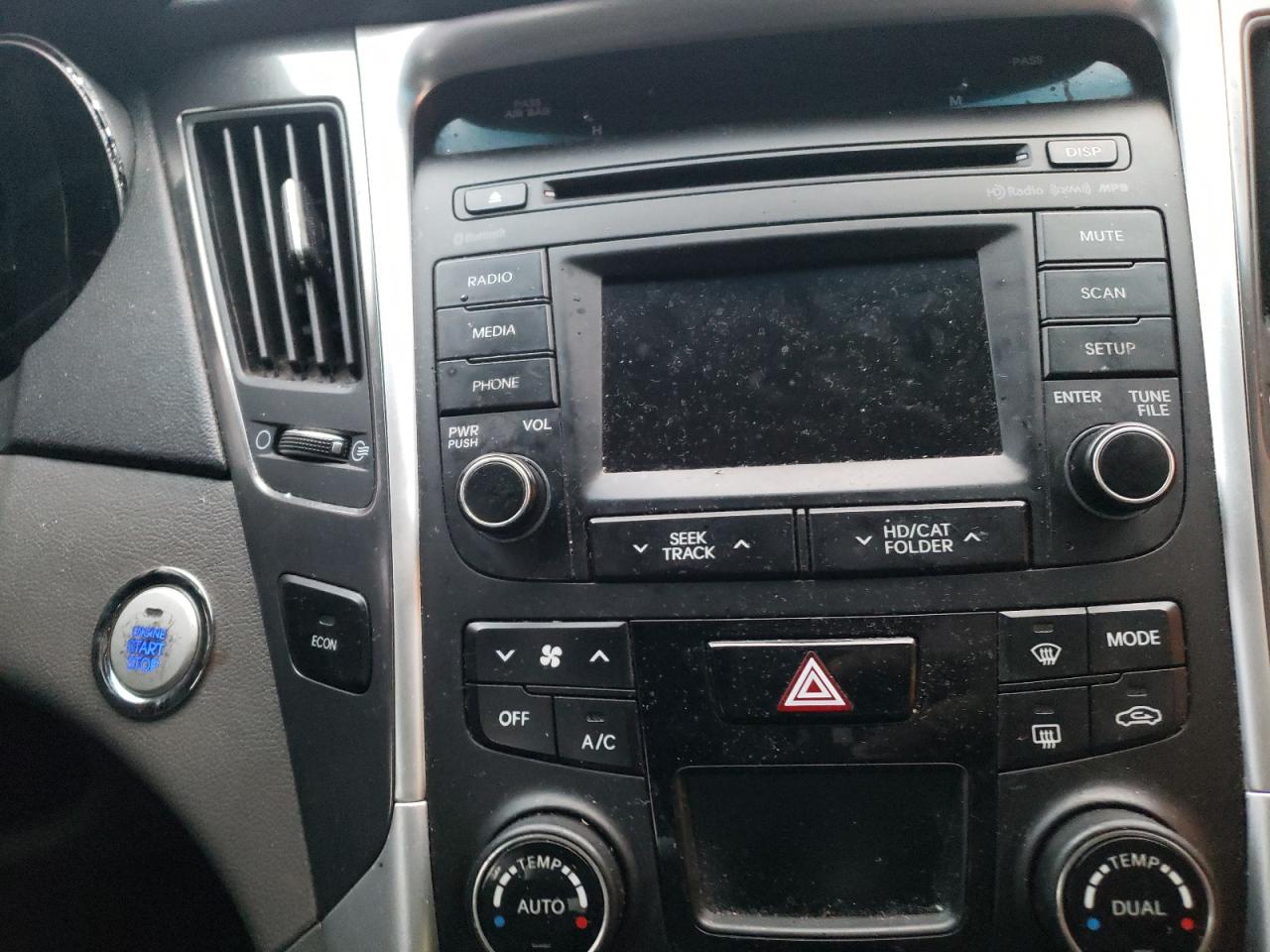 Photo 9 from auction – 2015 HYUNDAI SONATA HYB with VIN KMHEC4A48FA135344