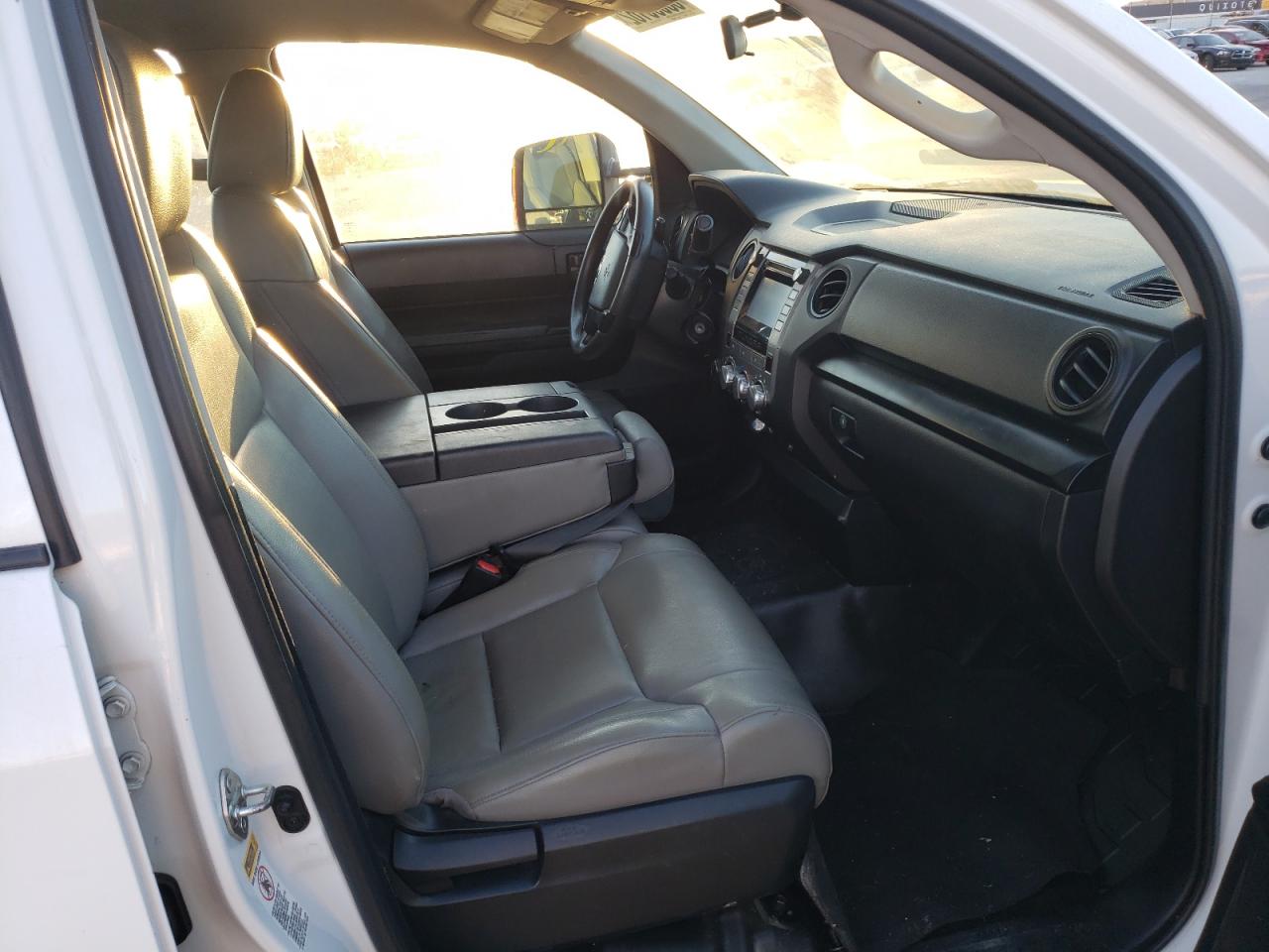 Photo 5 from auction – 2015 TOYOTA TUNDRA DOU with VIN 5TFCY5F18FX018975