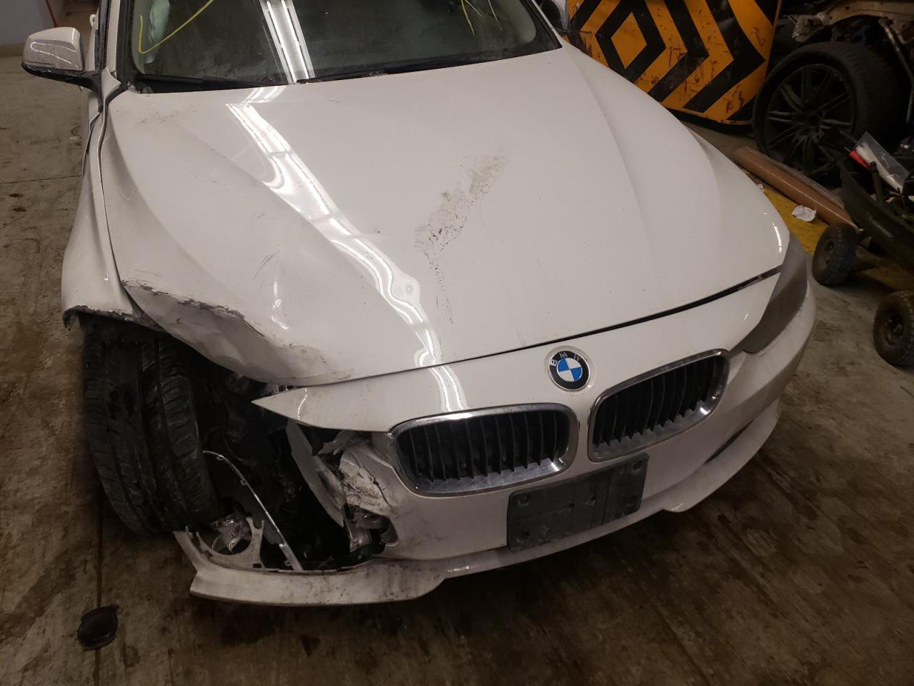 Photo 9 from auction – 2014 BMW 320 I with VIN WBA3B1C51EK131161