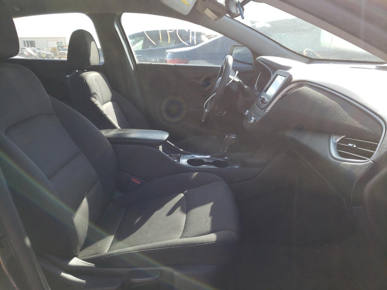Photo 5 from auction – 2018 CHEVROLET MALIBU LS with VIN 1G1ZB5ST2JF197363