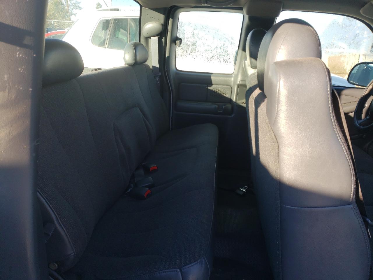 Photo 6 from auction – 2001 CHEVROLET SILVERADO with VIN 1GCEK19V81E279822