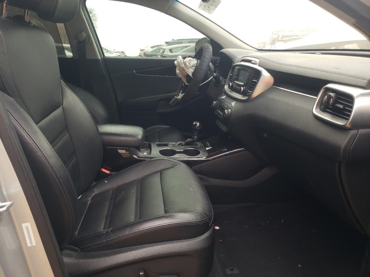 Photo 5 from auction – 2016 KIA SORENTO EX with VIN 5XYPH4A16GG023034
