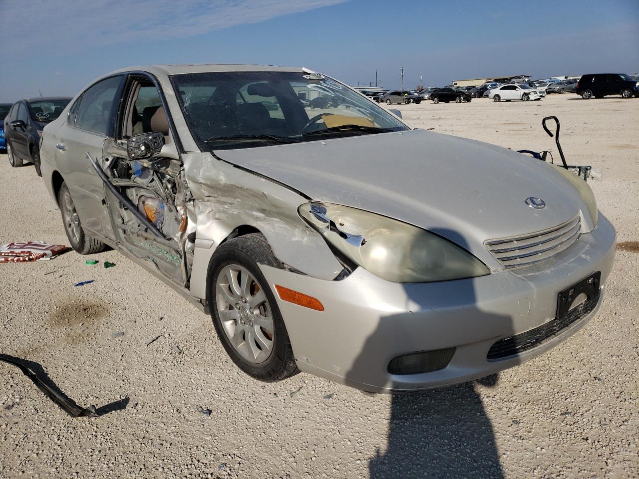 LEXUS ES 300 2003 with VIN JTHBF30G030133124 - Photo from auction