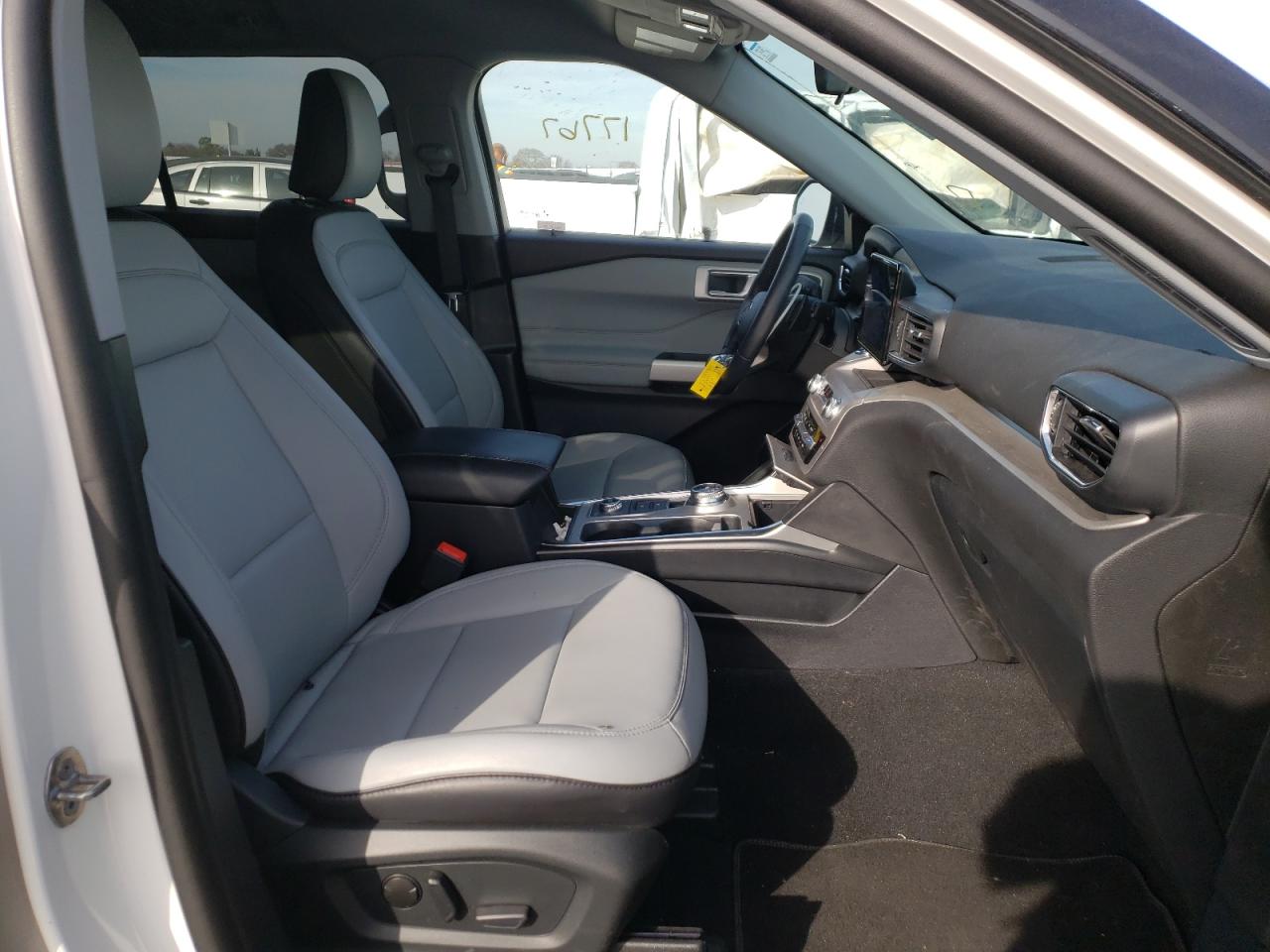 Foto 5 de la subasta – 2021 FORD EXPLORER X con VIN 1FMSK8DH9MGB02746