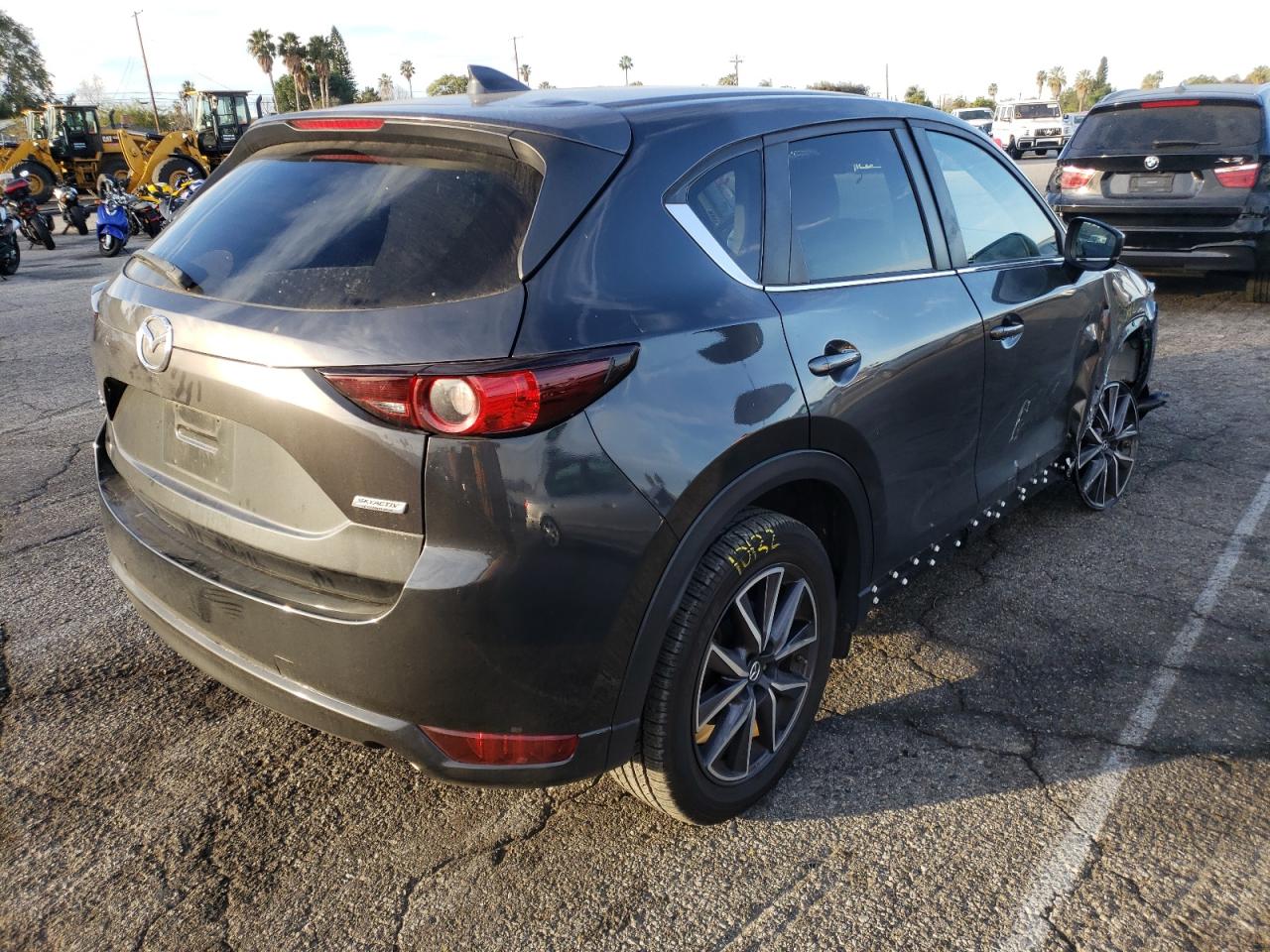 Photo 4 from auction – 2018 MAZDA CX-5 TOURI with VIN JM3KFACM3J0310647