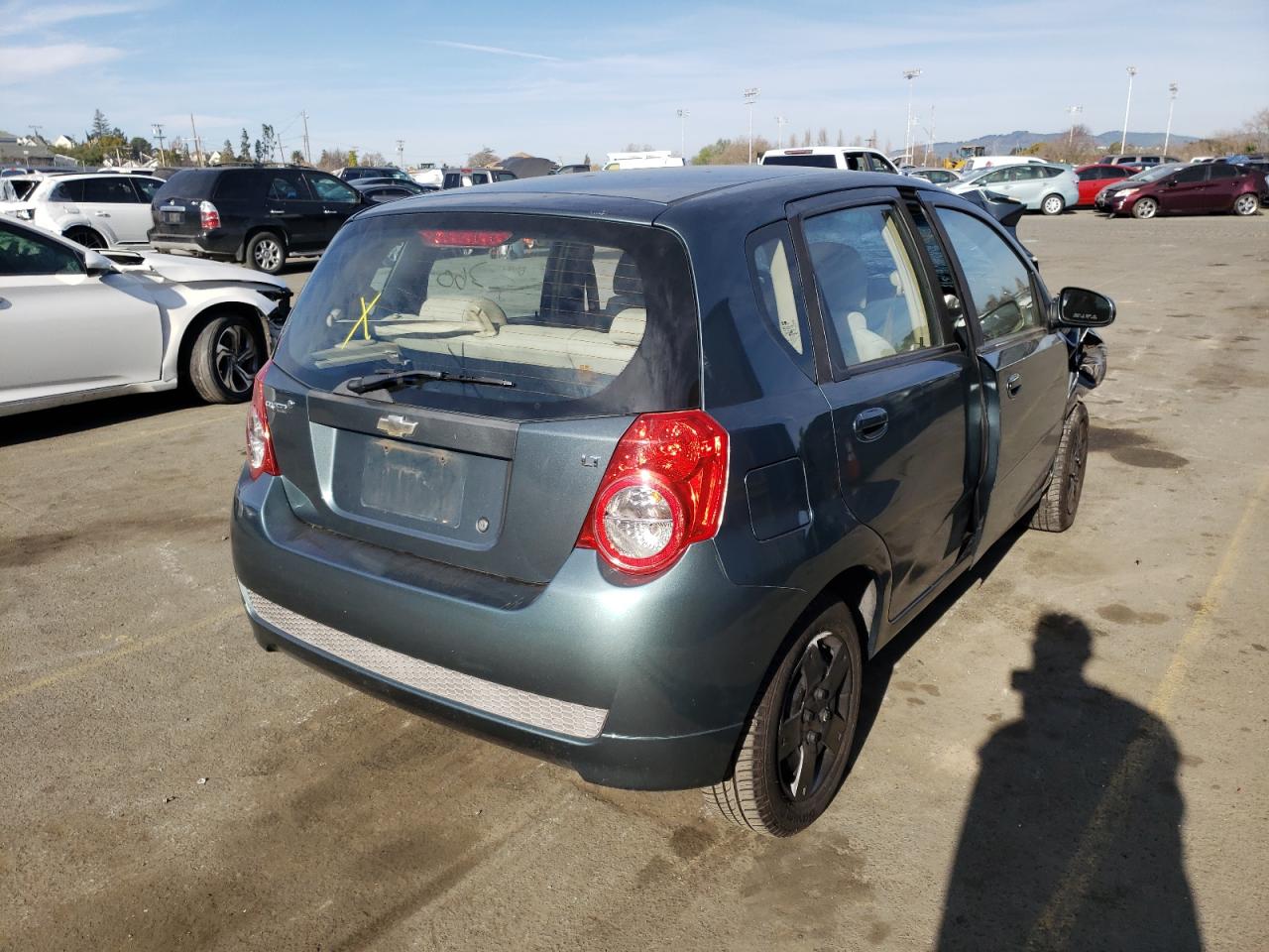 Photo 4 from auction – 2010 CHEVROLET AVEO LS with VIN KL1TD6DE8AB107904