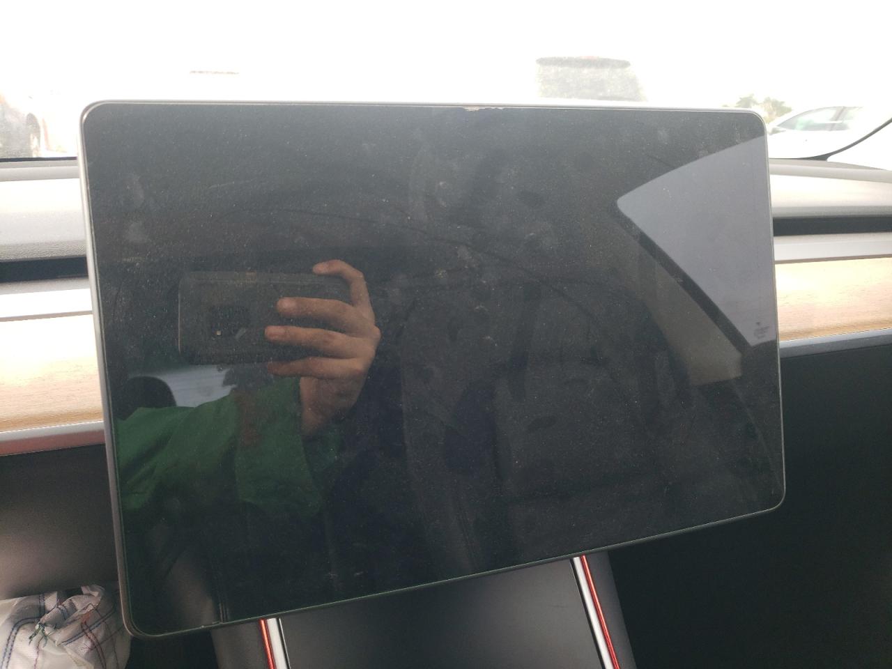 Photo 8 from auction – 2019 TESLA MODEL 3 with VIN 5YJ3E1EB7KF205379