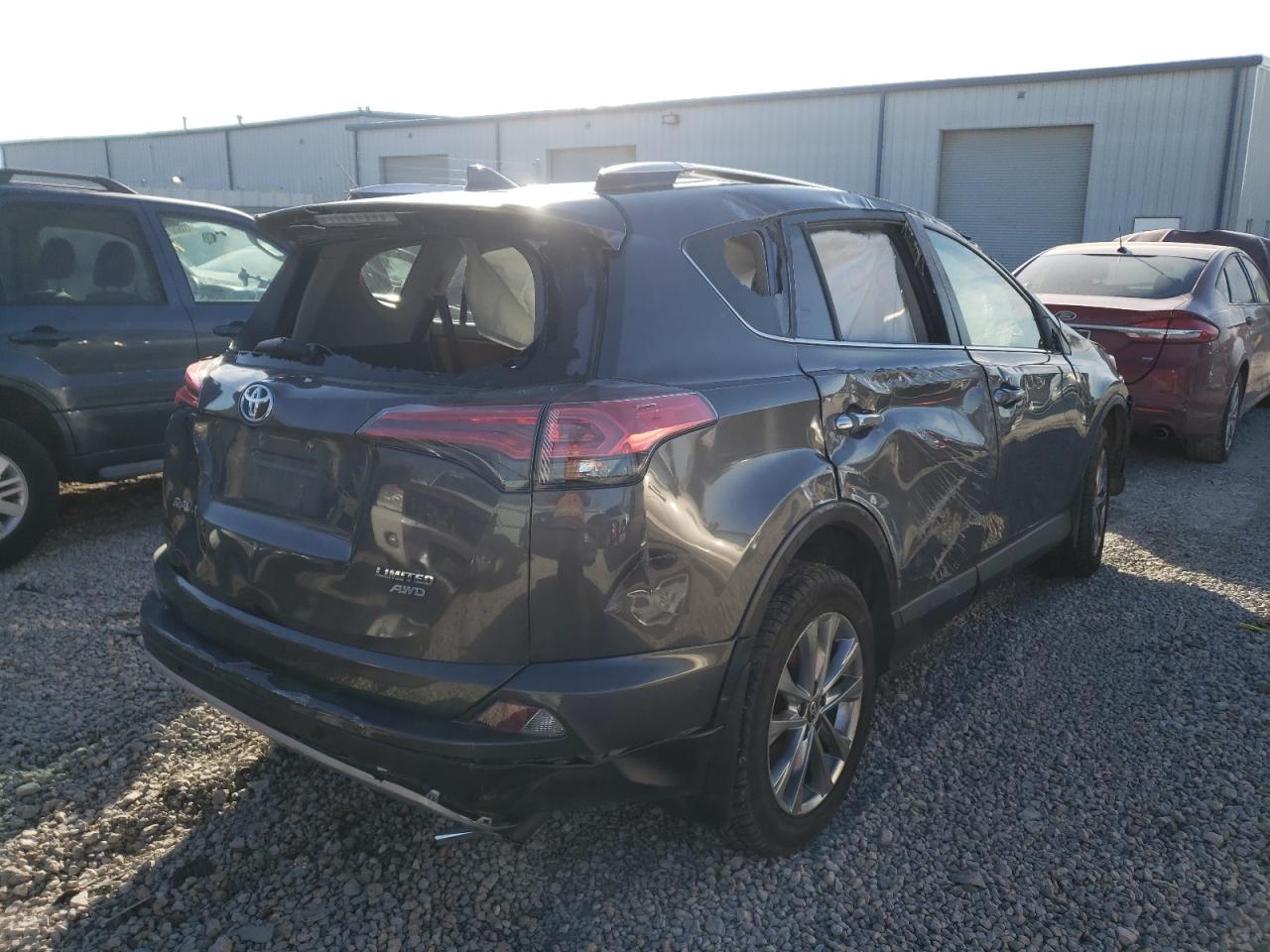 Photo 4 from auction – 2016 TOYOTA RAV4 LIMIT with VIN JTMDFREV4GD183995