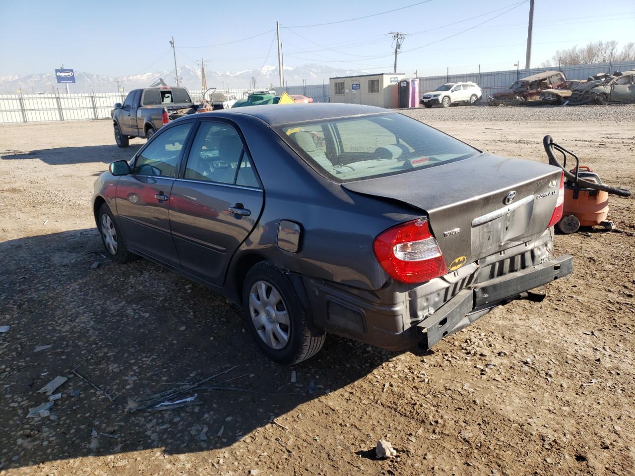 Photo 3 from auction – 2004 TOYOTA CAMRY LE with VIN 4T1BE32K34U858082