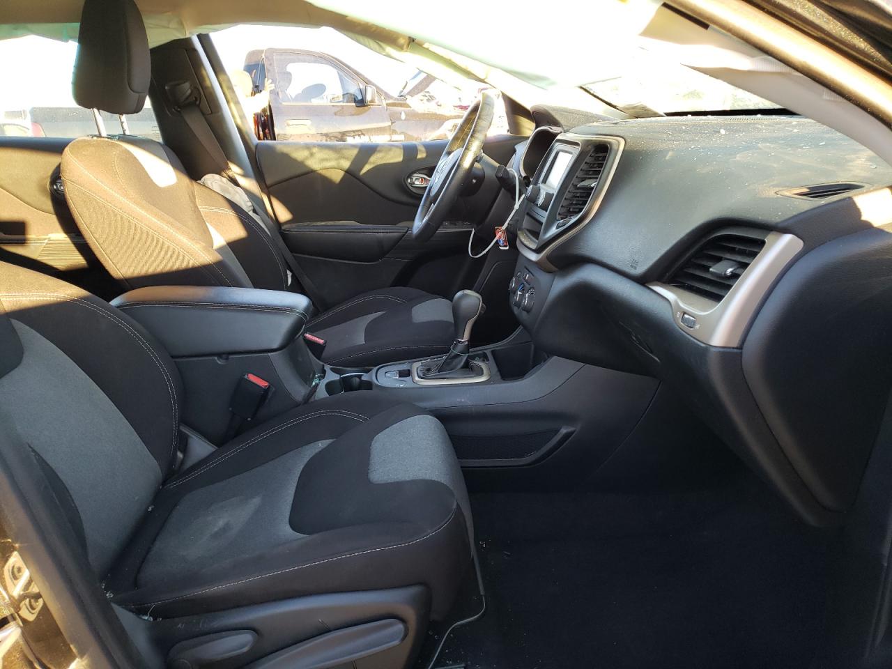 Photo 5 from auction – 2016 JEEP CHEROKEE S with VIN 1C4PJLAB3GW273020