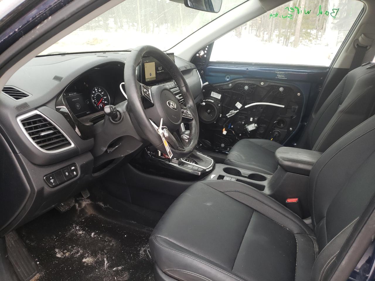 Photo 5 from auction – 2021 KIA SELTOS SX with VIN KNDETCA22M7142202