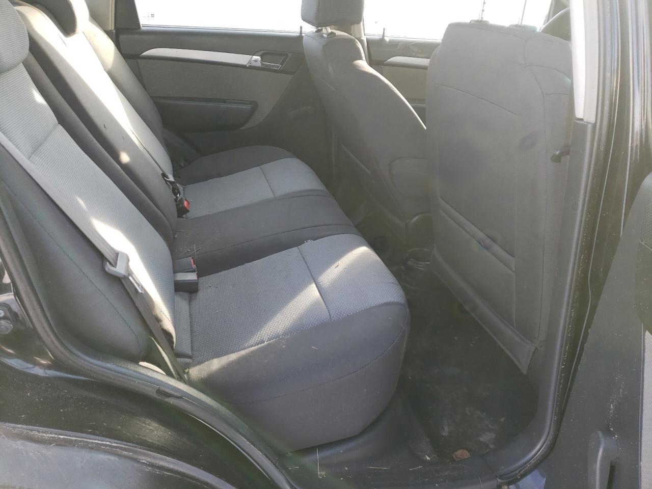 Photo 6 from auction – 2010 CHEVROLET AVEO LS with VIN KL1TD6DE2AB100057