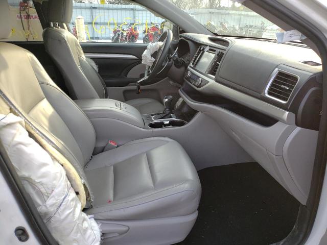 Photo 5 from auction – 2016 TOYOTA HIGHLANDER with VIN 5TDJKRFH5GS257730