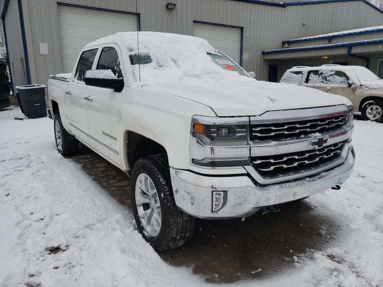 CHEVROLET SILVERADO 2018 with VIN 3GCUKSECXJG302581 - Photo from auction