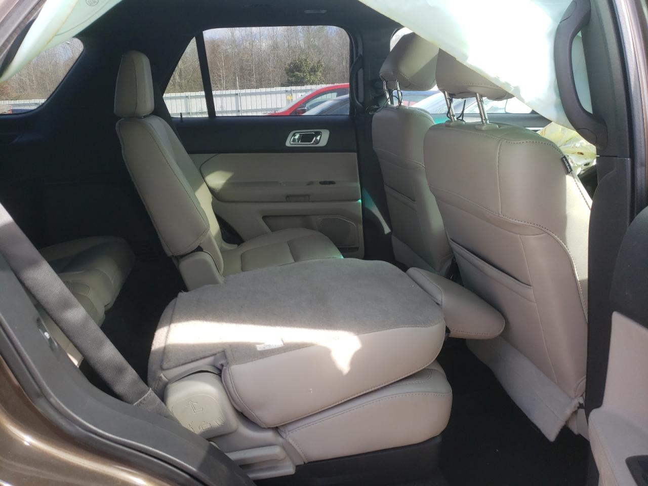 Photo 6 from auction – 2015 FORD EXPLORER L with VIN 1FM5K7F88FGB37107